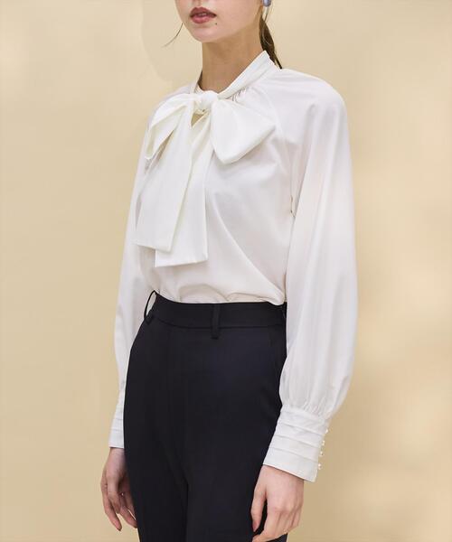 SWINGLE(スウィングル)の「タックディテールボウタイブラウス(シャツ/ブラウス・レディース・ピンク/ブラック/オフホワイト・FREE)」の21枚目の写真
