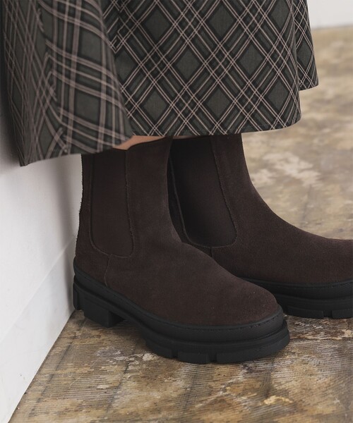 REMME(レメ)の「REMME / チェルシーブーツ(ブーツ・レディース・ブラック/ダークブラウン・39/38/37/36)」の1枚目の写真