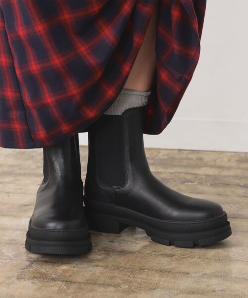 REMME(レメ)の「REMME / チェルシーブーツ(ブーツ・レディース・ブラック/ダークブラウン・39/38/37/36)」の2枚目の写真