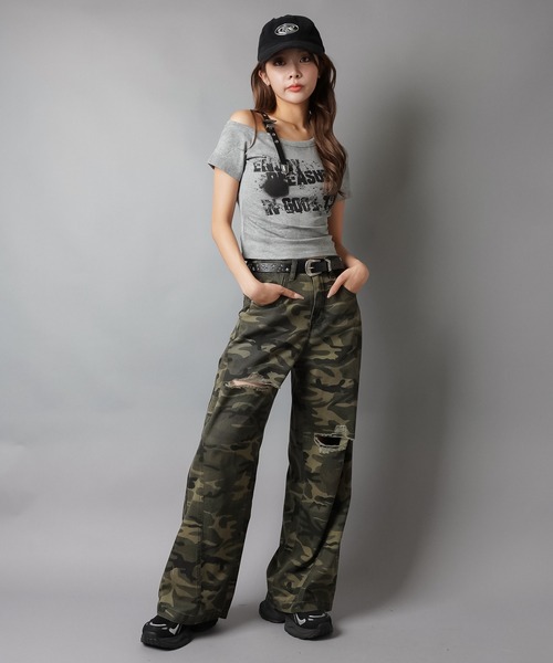 SPINNS（スピンズ）の「カモ柄/迷彩柄ワイドダメージパンツ（その他パンツ・レディース・カーキ・M/S）」の9枚目の写真