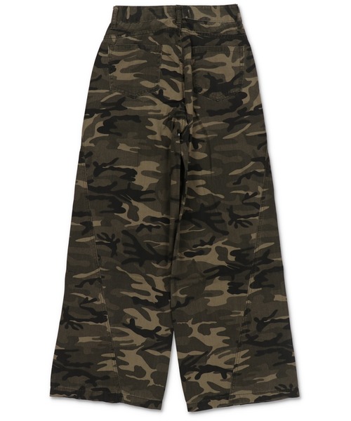 SPINNS（スピンズ）の「カモ柄/迷彩柄ワイドダメージパンツ（その他パンツ・レディース・カーキ・M/S）」の18枚目の写真
