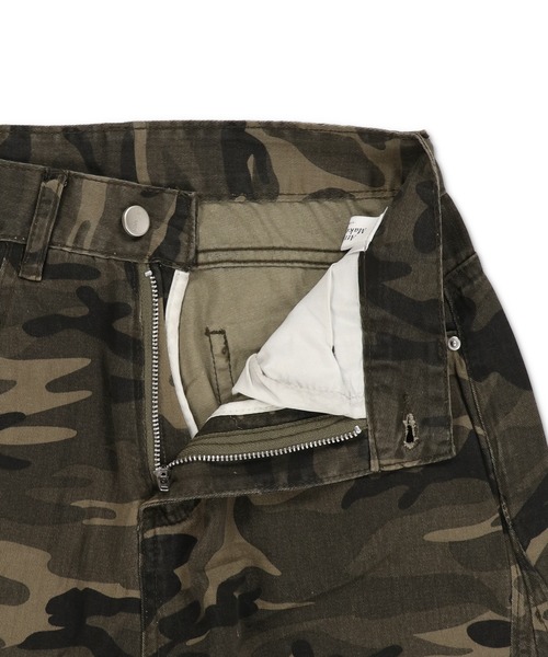 SPINNS（スピンズ）の「カモ柄/迷彩柄ワイドダメージパンツ（その他パンツ・レディース・カーキ・M/S）」の19枚目の写真