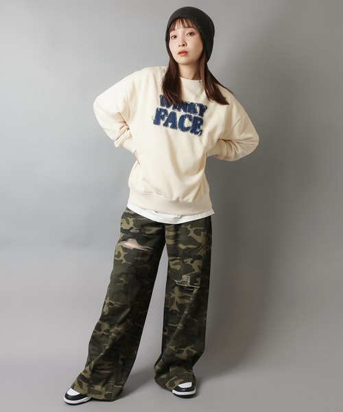 SPINNS（スピンズ）の「カモ柄/迷彩柄ワイドダメージパンツ（その他パンツ・レディース・カーキ・M/S）」の22枚目の写真