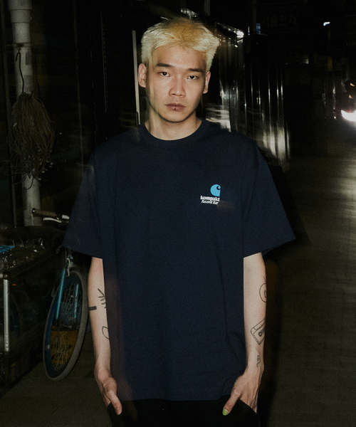 Carhartt WIP(カーハートダブリューアイピー)の「Carhartt WIP x Kompakt Record Bar T-Shirt(Tシャツ/カットソー・メンズ・ブルー/グレー・MEDIUM/LARGE)」の6枚目の写真