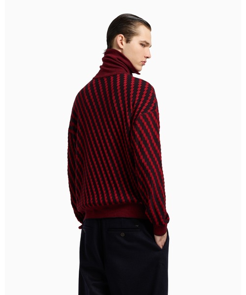 EMPORIO ARMANI（エンポリオアルマーニ）の「【エンポリオ アルマーニ】ハーフジップ モックネックセーター バージンウール ジャカード（ニット/セーター・メンズ・レッド・X-LARGE/SMALL/MEDIUM/LARGE）」の3枚目の写真