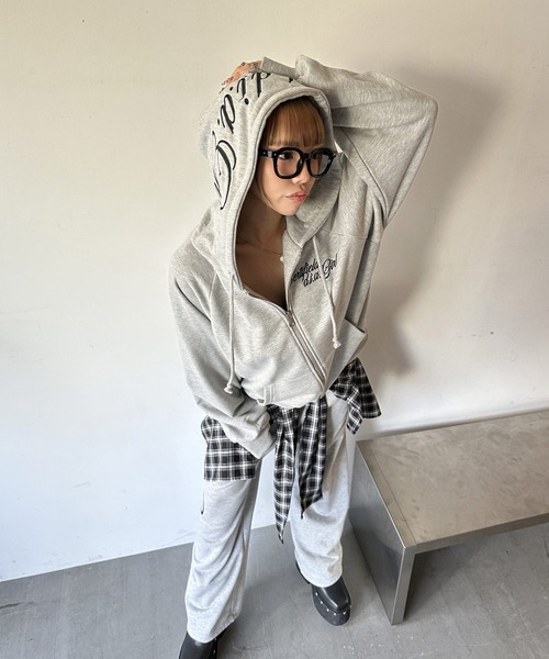 d.i.a.(ダイヤ)の「オーバーサイズ フーディー ジップパーカー(パーカー・レディース・グレー/ブラック/ホワイト・SMALL/MEDIUM)」の14枚目の写真