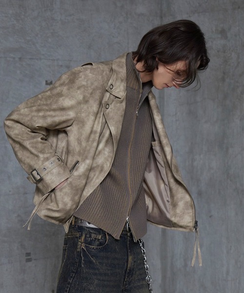 Spielio（シュピーリオ）の「【Spielio】 Vintage-like riders jacket / ヴィンテージライク合皮ライダースジャケット（ライダースジャケット・メンズ・ブラウン/ブラック・L/M/S）」の3枚目の写真