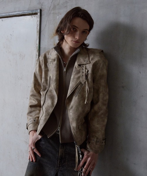 Spielio（シュピーリオ）の「【Spielio】 Vintage-like riders jacket / ヴィンテージライク合皮ライダースジャケット（ライダースジャケット・メンズ・ブラウン/ブラック・L/M/S）」の8枚目の写真