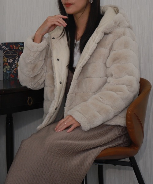 セール】ボーダーファーキルトリバーシブルフード付きショートコート