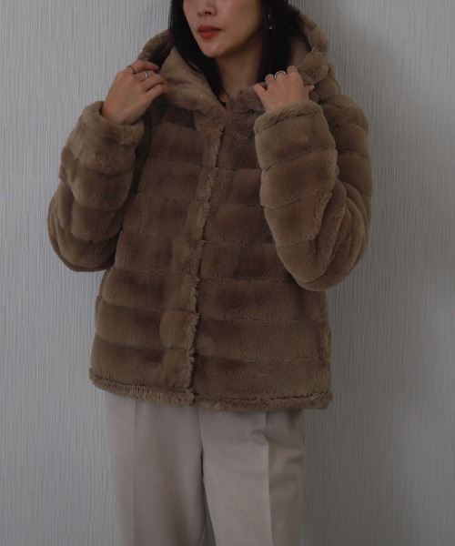 セール】ボーダーファーキルトリバーシブルフード付きショートコート