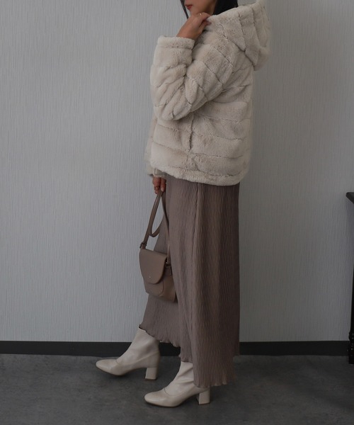 libelle more（リベル モア）の「ボーダーファーキルトリバーシブルフード付きショートコート（ダウンジャケット/コート・レディース・モカ/グレー/ブラック/ベージュ・M/L）」の17枚目の写真