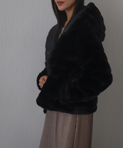 libelle more（リベル モア）の「ボーダーファーキルトリバーシブルフード付きショートコート（ダウンジャケット/コート・レディース・モカ/グレー/ブラック/ベージュ・M/L）」の7枚目の写真