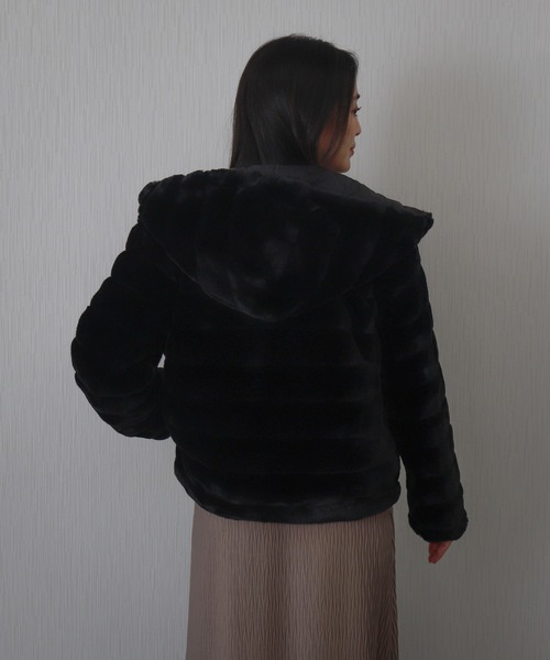 libelle more（リベル モア）の「ボーダーファーキルトリバーシブルフード付きショートコート（ダウンジャケット/コート・レディース・モカ/グレー/ブラック/ベージュ・M/L）」の6枚目の写真