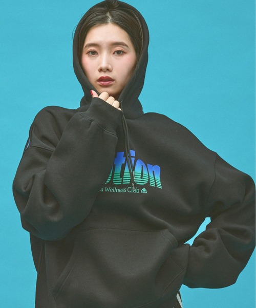Kappa(カッパ)の「≪Kappa×and ST ウェルネスクラブ≫メッセージデザインパーカー (ユニセックス)(スウェット・レディース・ブラック/グレー・SMALL/MEDIUM/LARGE)」の2枚目の写真