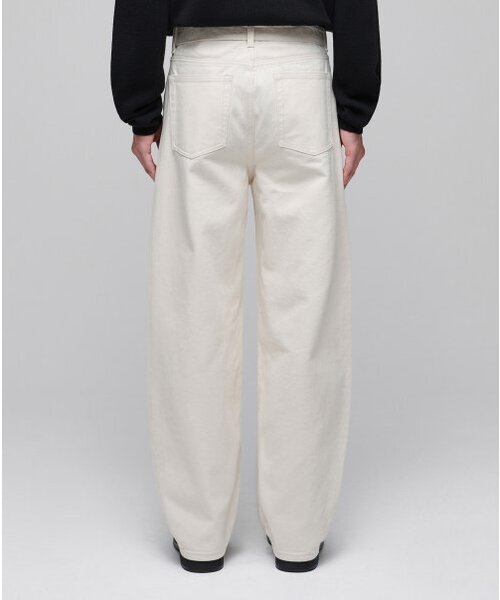 MUSINSA STANDARD（ムシンサスタンダード）の「ベルト付きセミバルーンデニムパンツ[クリーム]（デニムパンツ・メンズ・その他・40/38/42/36/34/32/30/31/33/26/27/28/29）」の4枚目の写真