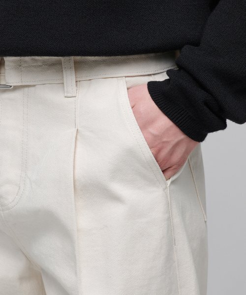 MUSINSA STANDARD（ムシンサスタンダード）の「ベルト付きセミバルーンデニムパンツ[クリーム]（デニムパンツ・メンズ・その他・40/38/42/36/34/32/30/31/33/26/27/28/29）」の8枚目の写真