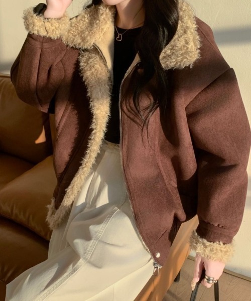 ABITOKYO（アビトーキョー）の「ボアドッキングショート丈スエードブルゾン（ブルゾン・レディース・モカ/ブラウン・FREE）」の3枚目の写真