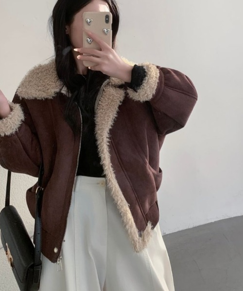 ABITOKYO（アビトーキョー）の「ボアドッキングショート丈スエードブルゾン（ブルゾン・レディース・モカ/ブラウン・FREE）」の4枚目の写真