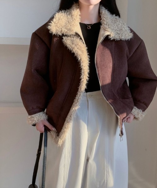 ABITOKYO（アビトーキョー）の「ボアドッキングショート丈スエードブルゾン（ブルゾン・レディース・モカ/ブラウン・FREE）」の5枚目の写真