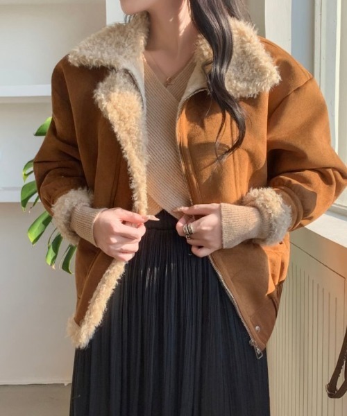 ABITOKYO（アビトーキョー）の「ボアドッキングショート丈スエードブルゾン（ブルゾン・レディース・モカ/ブラウン・FREE）」の22枚目の写真