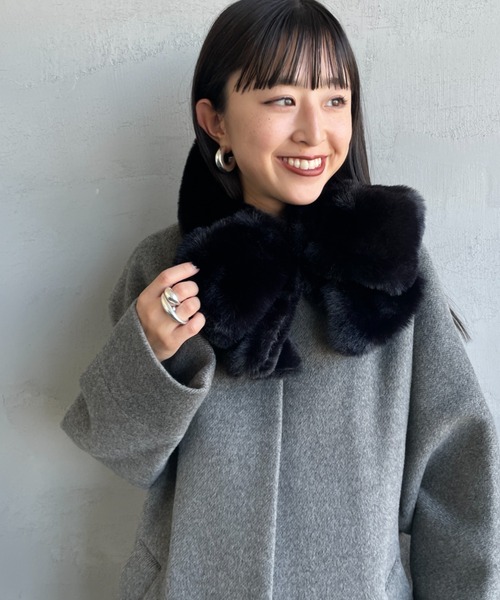 Casselini（キャセリーニ）の「[Casselini/キャセリーニ] ミニリボンティペットマフラー（マフラー・レディース・ブラック/ベージュ・ONE SIZE）」の3枚目の写真