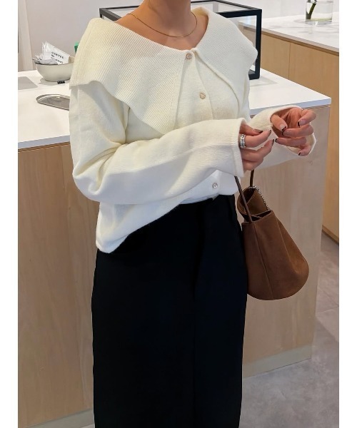 &. NOSTALGIA（アンドドットノスタルジア）の「【ZOZO限定】配色ビッグカラーカーディガン（カーディガン/ボレロ・レディース・アイボリー/ブラック/グレー・M）」の2枚目の写真