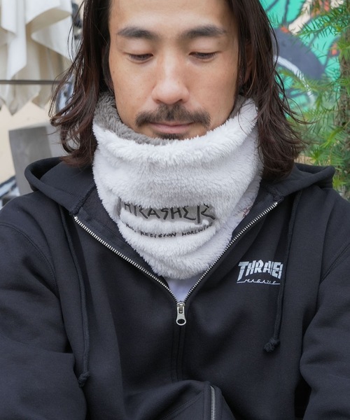 THRASHER（スラッシャー）の「BOA FLEECE REVERSIBLE NECK WARMER/THRASHER スラッシャー ネックウォーマー リバーシブル ボアフリース ロゴ刺繍ストリート スケーター（ネックウォーマー/スヌード・メンズ・グレー/ブラック×ホワイト/ベージュ×ブラック・FREE）」の3枚目の写真