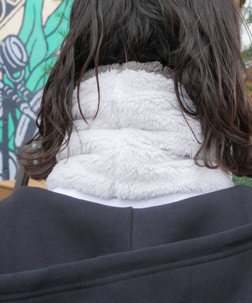 THRASHER（スラッシャー）の「BOA FLEECE REVERSIBLE NECK WARMER/THRASHER スラッシャー ネックウォーマー リバーシブル ボアフリース ロゴ刺繍ストリート スケーター（ネックウォーマー/スヌード・メンズ・グレー/ブラック×ホワイト/ベージュ×ブラック・FREE）」の15枚目の写真