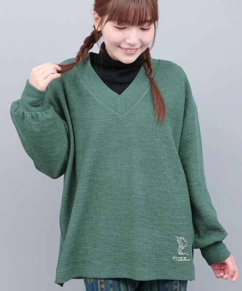 チチカカ(チチカカ)の「Vネックサイドスリットプルオーバー(Tシャツ/カットソー・レディース・カーキ/グリーン/ネイビー・FREE)」の2枚目の写真