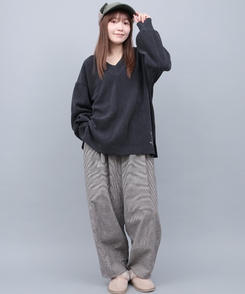 チチカカ(チチカカ)の「Vネックサイドスリットプルオーバー(Tシャツ/カットソー・レディース・カーキ/グリーン/ネイビー・FREE)」の6枚目の写真