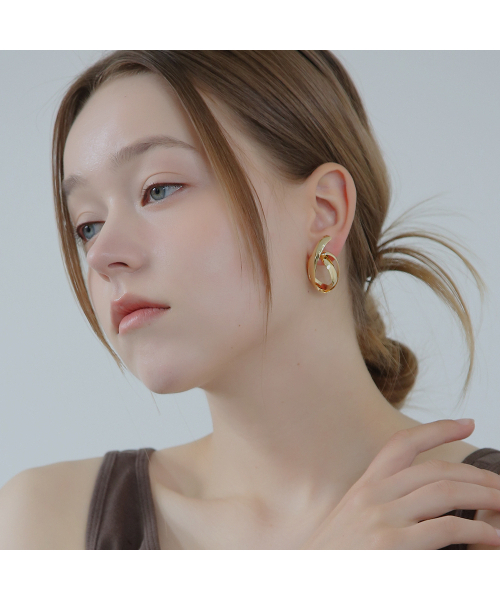 DIEUAMOUR（ディユーアモール）の「トゥイセルボールドイヤリング（ピアス（両耳用）・レディース・イエローゴールド/ホワイトゴールド・FREE）」の3枚目の写真