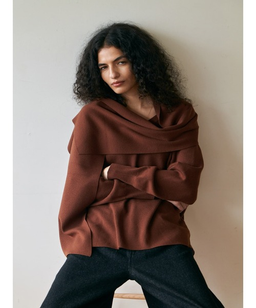 Brown&Street(ブラウンアンドストリート)の「モイストタッチストール付きニット(ニット/セーター・レディース・ブラウン/オレンジ/ブラック・FREE)」の1枚目の写真