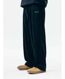 JAMIE WEST（ジェイミーウエスト）の「ワイドツーピンタックコーデュロイパンツ（ブラック）（その他パンツ）」