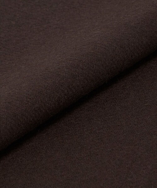 UNITED ARROWS（ユナイテッドアローズ）の「カシミヤ リバーシブル ヘリンボーン マフラー（マフラー・メンズ・ブラック/ダークブラウン・FREE）」の9枚目の写真