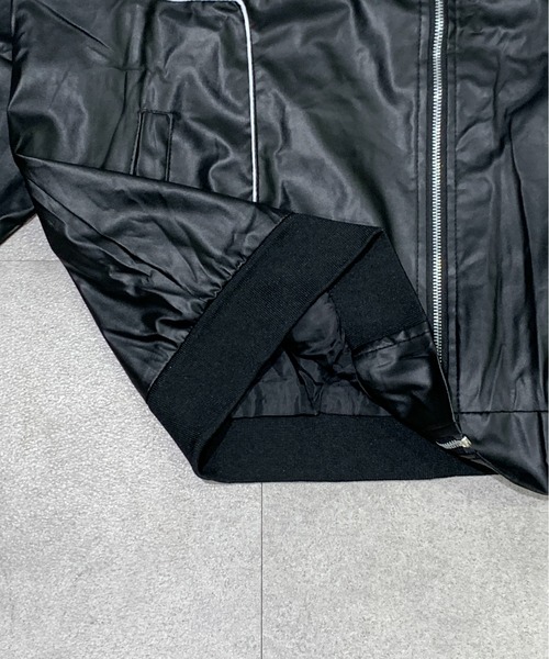 link lot(リンクロット)の「ルーズシルエット パイピングデザイン PU フェイクレザー ブルゾン(ライダースジャケット・メンズ・ブラック・M)」の13枚目の写真