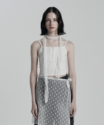 ANIV（アニーブ）の「SQUARE-NECK BUTTON SLEEVELESS WHITE（Tシャツ/カットソー）」