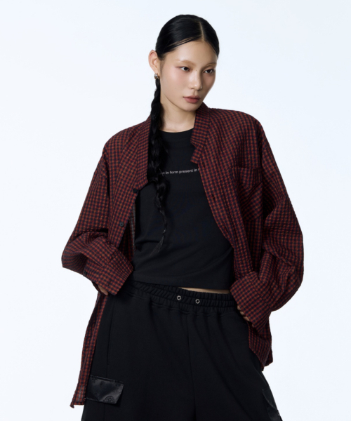 71TO96(チル ハナ トゥ グユク)の「Lettering Crop T-shirt (Black)(Tシャツ/カットソー・レディース・ブラック・FREE)」の4枚目の写真