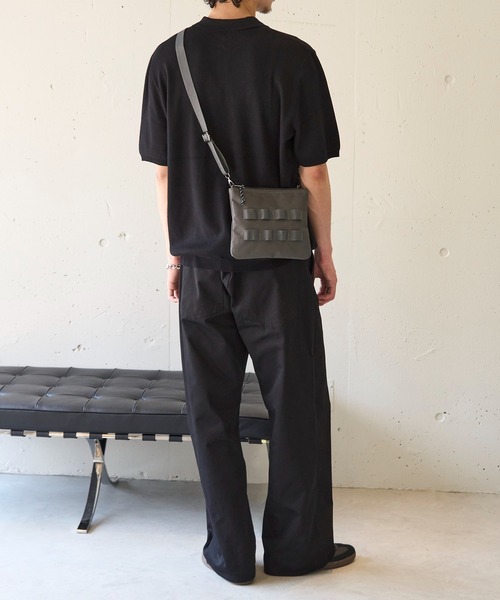 MAISON CLUB(メゾンクラブ)の「【MAISON CLUB】ミリタリーショルダーバック サコッシュ /M-65 MA-1 スマホショルダー ミニショルダー 軽量 /撥水(ショルダーバッグ・メンズ・ブラック/カーキ/グレー・FREE)」の7枚目の写真