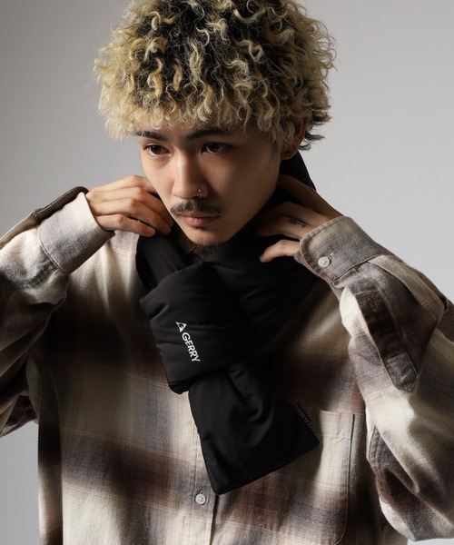 GERRY(ジェリー)の「GERRY 再生 中綿 差し込み マフラー 男女兼用(マフラー・メンズ・ブラック/チャコールグレー/ダークグリーン・FREE)」の1枚目の写真