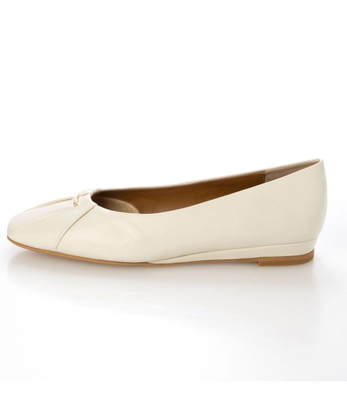 Mode et Jacomo(モードエジャコモ)の「ソフトレザーフラットパンプス(パンプス・レディース・ホワイト/ブラック/シルバー/グリーン・24.5cm/24cm/23.5cm/23cm/22.5cm)」の6枚目の写真