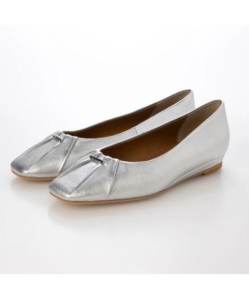 Mode et Jacomo(モードエジャコモ)の「ソフトレザーフラットパンプス(パンプス・レディース・ホワイト/ブラック/シルバー/グリーン・24.5cm/24cm/23.5cm/23cm/22.5cm)」の17枚目の写真