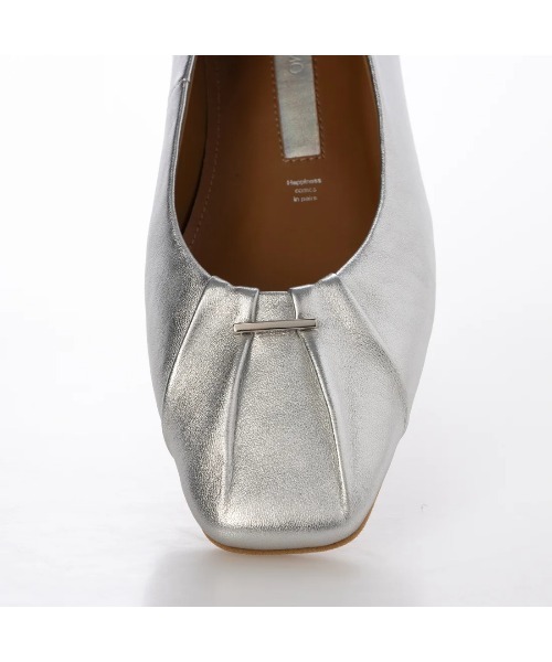 Mode et Jacomo(モードエジャコモ)の「ソフトレザーフラットパンプス(パンプス・レディース・ホワイト/ブラック/シルバー/グリーン・24.5cm/24cm/23.5cm/23cm/22.5cm)」の12枚目の写真