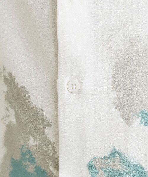 tk.TAKEO KIKUCHI(ティーケータケオキクチ)の「スモークブラープリントシャツ(シャツ/ブラウス・メンズ・ベージュ/ホワイト/ブラック・02/03/04)」の7枚目の写真