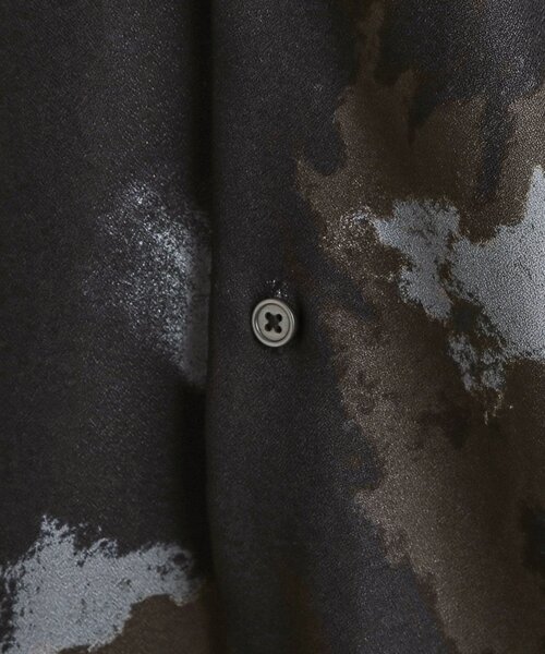 tk.TAKEO KIKUCHI(ティーケータケオキクチ)の「スモークブラープリントシャツ(シャツ/ブラウス・メンズ・ベージュ/ホワイト/ブラック・02/03/04)」の11枚目の写真