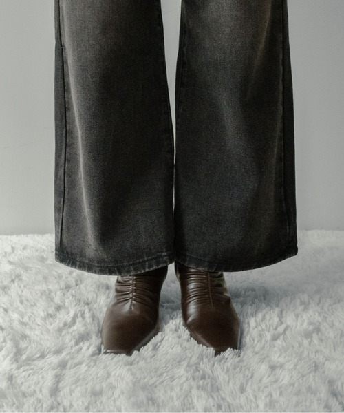 on:nue（オンニュ）の「【on:nue】[3色展開/5サイズ展開]  スクエアトゥシャーリングミドルブーツ（ブーツ・レディース・ダークブラウン/アイボリー/ブラック・23.0cm/23.5cm/24.0cm/24.5cm/25.0cm）」の15枚目の写真