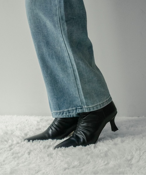 on:nue（オンニュ）の「【on:nue】[3色展開/5サイズ展開]  スクエアトゥシャーリングミドルブーツ（ブーツ・レディース・ダークブラウン/アイボリー/ブラック・23.0cm/23.5cm/24.0cm/24.5cm/25.0cm）」の19枚目の写真