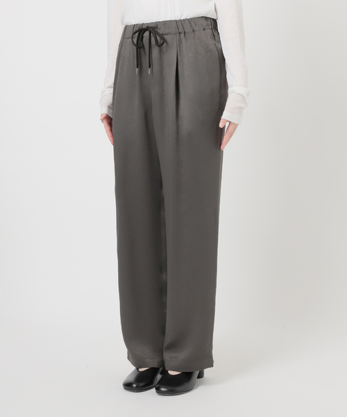 Spick & Span(スピックアンドスパン)の「《新色有り / 追加》ワッシャーサテンイージーパンツ(その他パンツ・レディース・カーキ/ベージュ/チャコールグレー・40/38/36)」の6枚目の写真