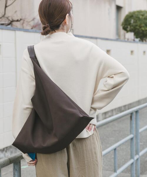 ITEMS URBANRESEARCH（アイテムズ アーバンリサーチ）の「『イージーケア/静電気防止』ボトルネックニットプルオーバー(楽着シリーズ)（ニット/セーター・レディース・グレー/オフホワイト/ミント・FREE）」の18枚目の写真