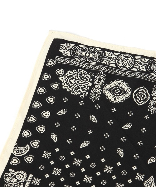 GLOBAL WORK（グローバルワーク）の「トライアングルプリントスカーフ/634189（バンダナ/スカーフ・レディース・ブラック/ブラウン系その他/ダークブラウン/ホワイト/レッド・FREE）」の8枚目の写真