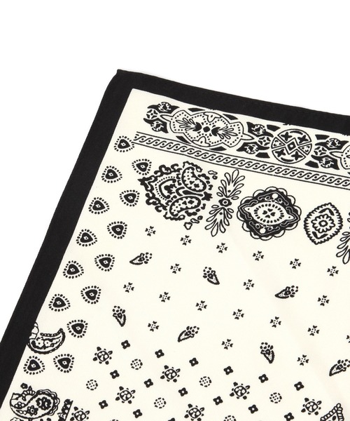 GLOBAL WORK（グローバルワーク）の「トライアングルプリントスカーフ/634189（バンダナ/スカーフ・レディース・ブラック/ブラウン系その他/ダークブラウン/ホワイト/レッド・FREE）」の10枚目の写真